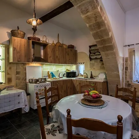 Argyro Tatil Evi Azoyirás
